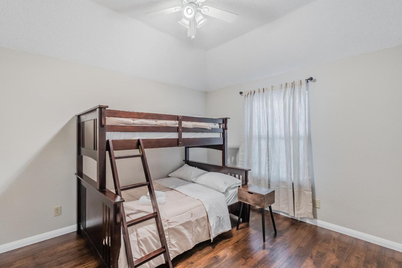 * *Astounding House **Perfect For Family And Friends , Pool , Hot Tub, & Game Room Алън Екстериор снимка